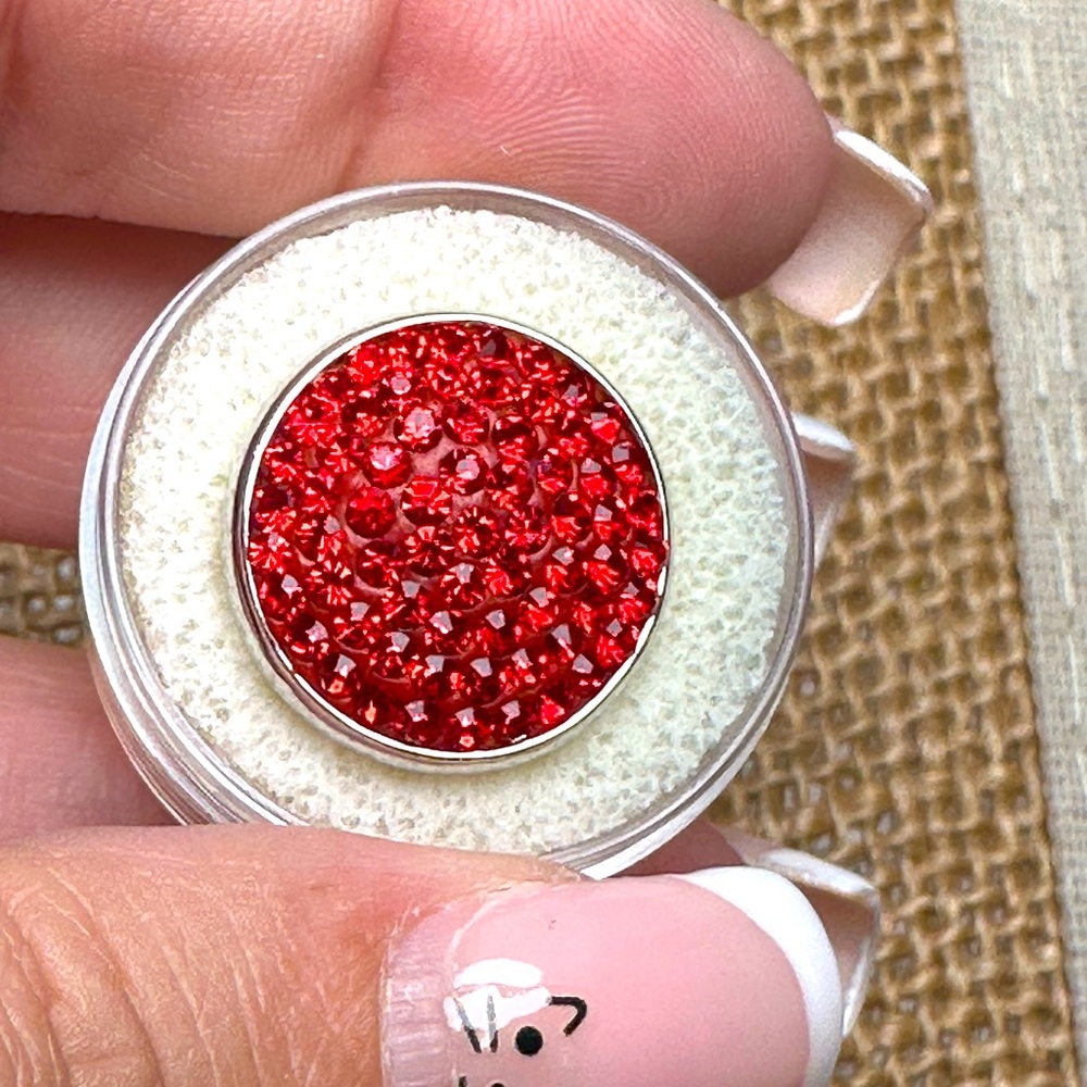 Magnolia and Vine 18mm Original Light Siam Red Dazzle Snap